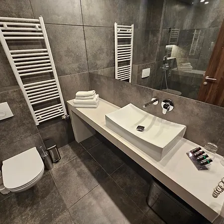 阿特里尔酒店 3*